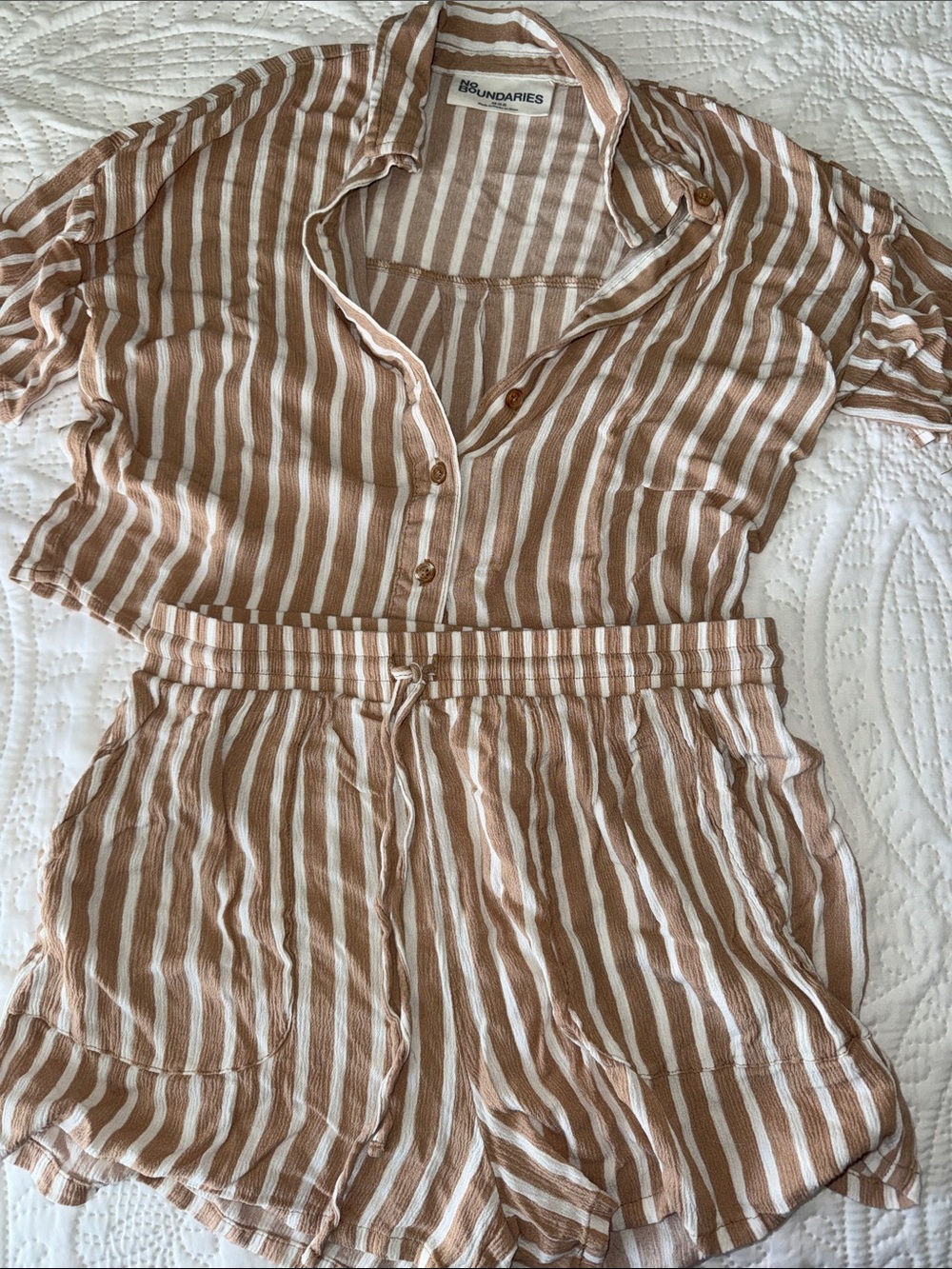 No Boundaries Striped Button-Front Shirt & Drawstring Shorts - Tan & White